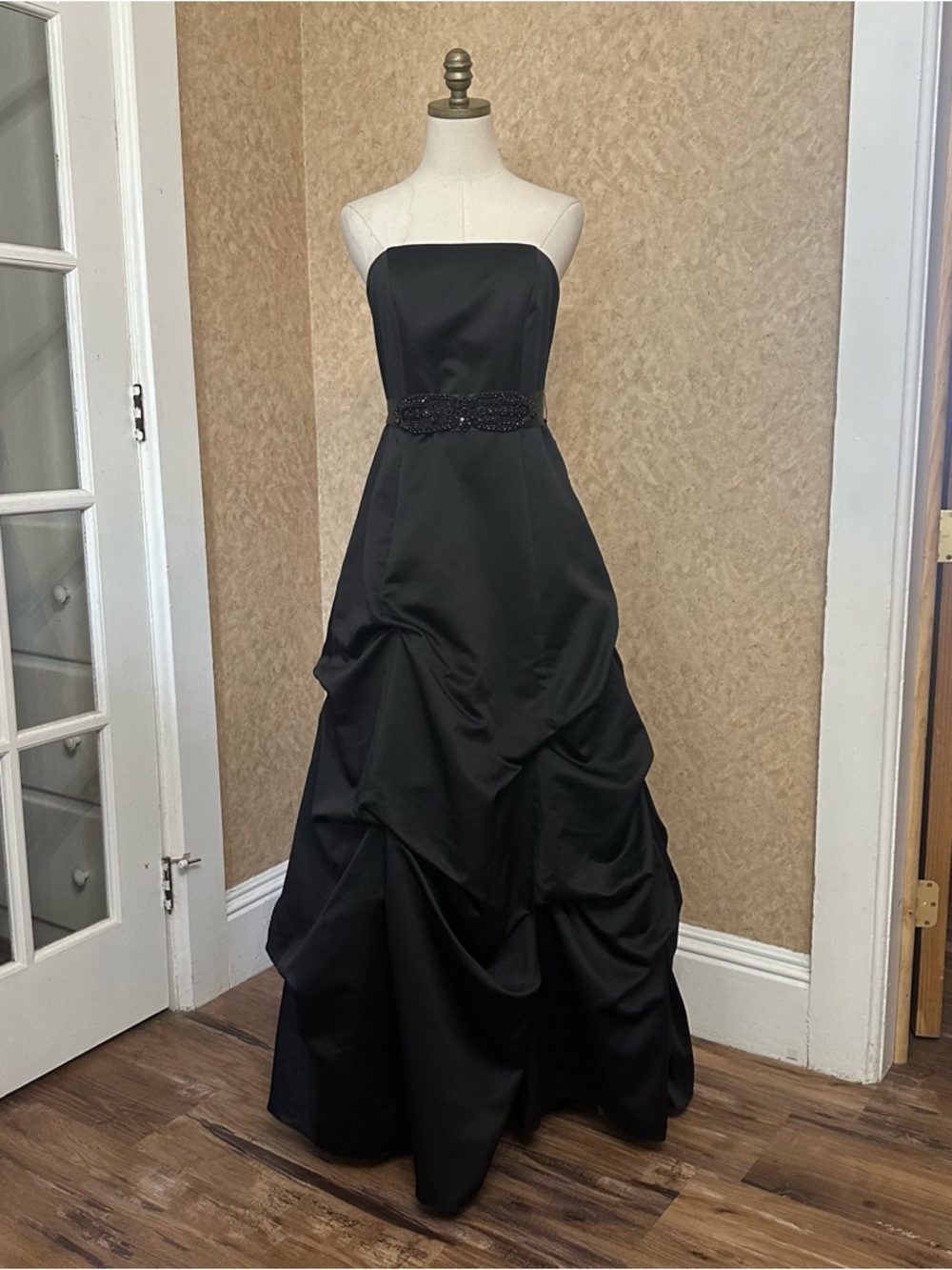 VTG Y2K 2000s Black Beaded Belt Strapless Ruffle Formal Prom Dress Gown